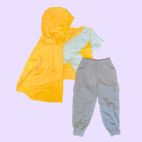 Tag free clothing with flat seams